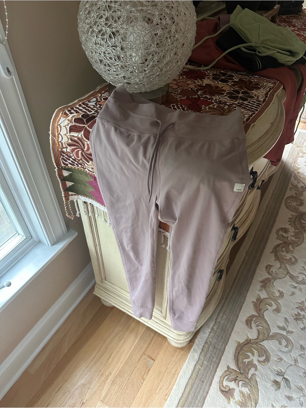 Vuori Leggings in Mauve/Soft Pink Rose, Size M